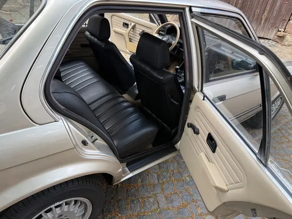 Gebraucht BMW 316 90 PS (66 kW) 1984 Beige Limousine