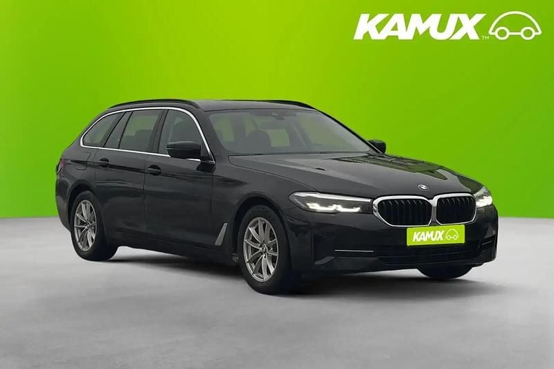 Schwarz Gebraucht 2022 BMW 520 Kombi | 32.490 € (Superpreis) - Bild 1/4