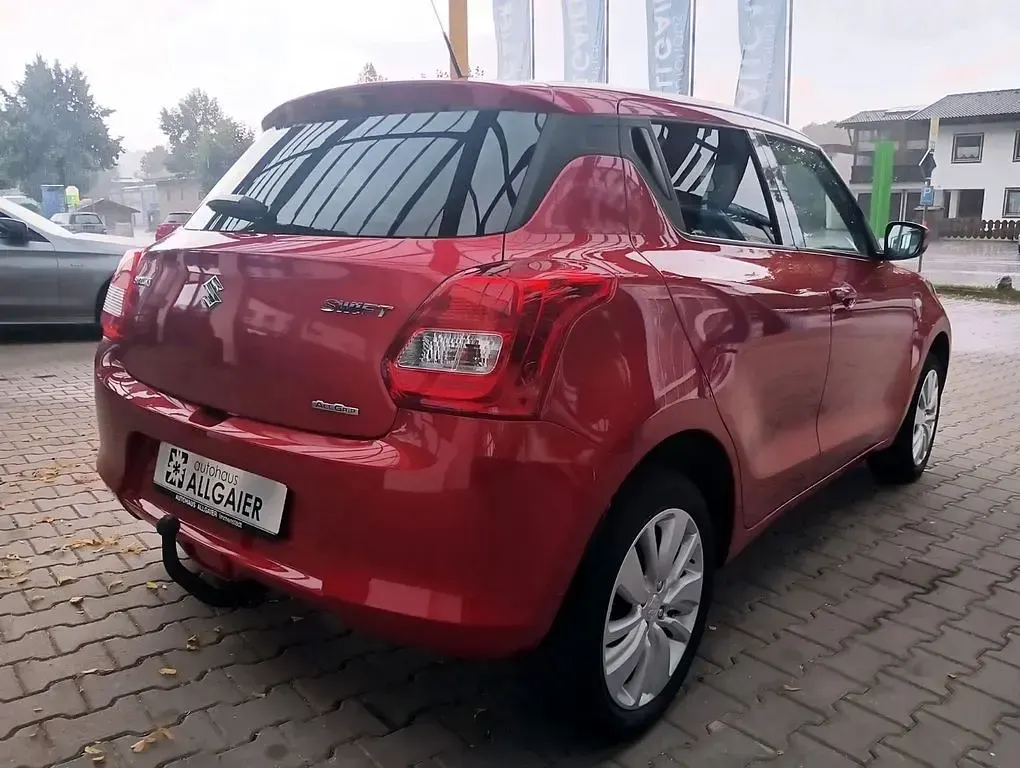Gebraucht Suzuki Swift 90 PS (66 kW) 2017 Rot Kleinwagen