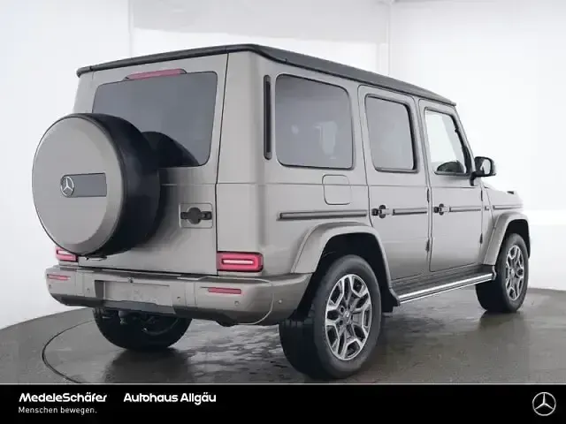 Gebraucht Mercedes G500 Exclusive 449 PS (330 kW) 2024 Manufaktur manganitgrau magno SUV