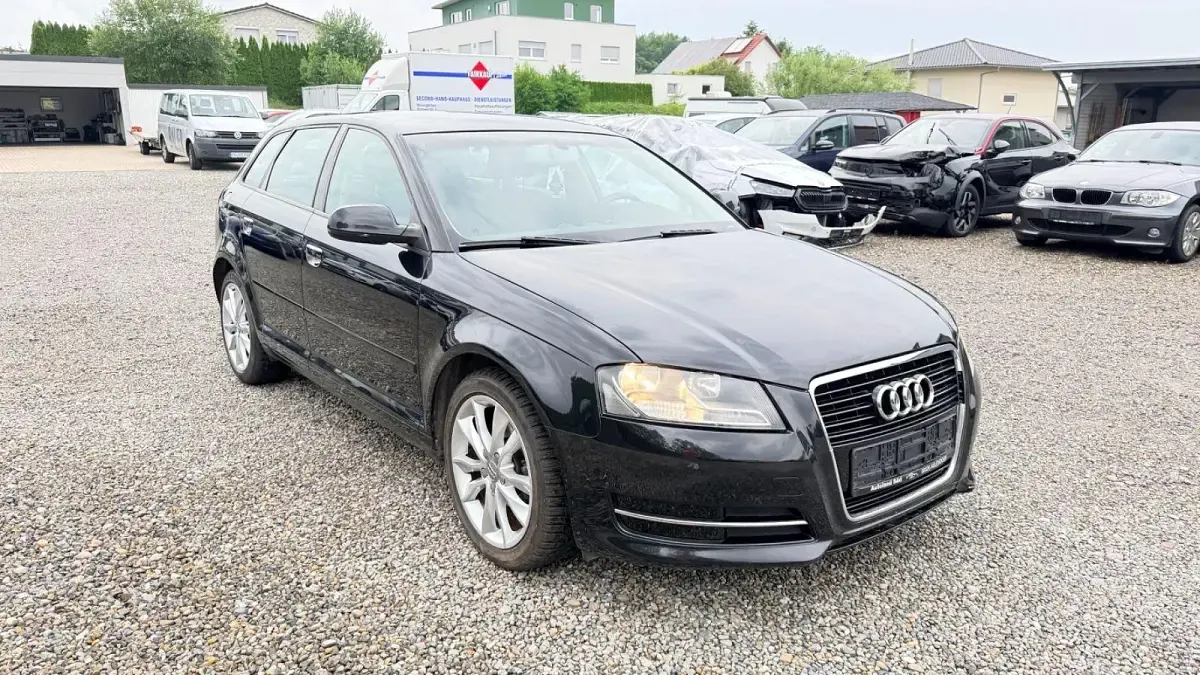 Gebraucht Audi A3 Ambiente 105 PS (77 kW) 2011 Schwarz Kleinwagen