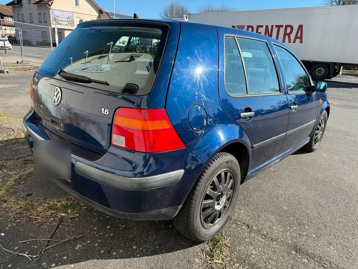 Gebraucht VW Golf III 90 PS (66 kW) 1999 Blau Limousine