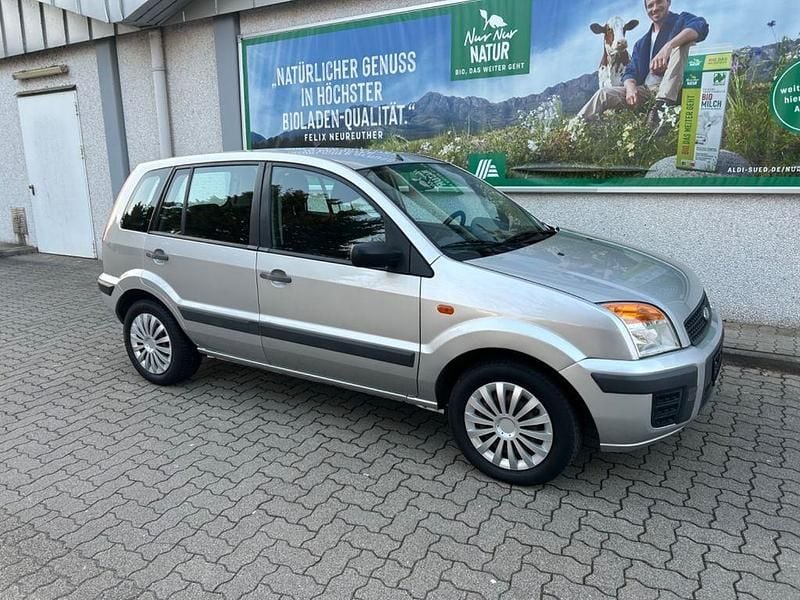 Gebraucht Ford Fusion Style 80 PS (58 kW) 2009 Silber Kleinwagen