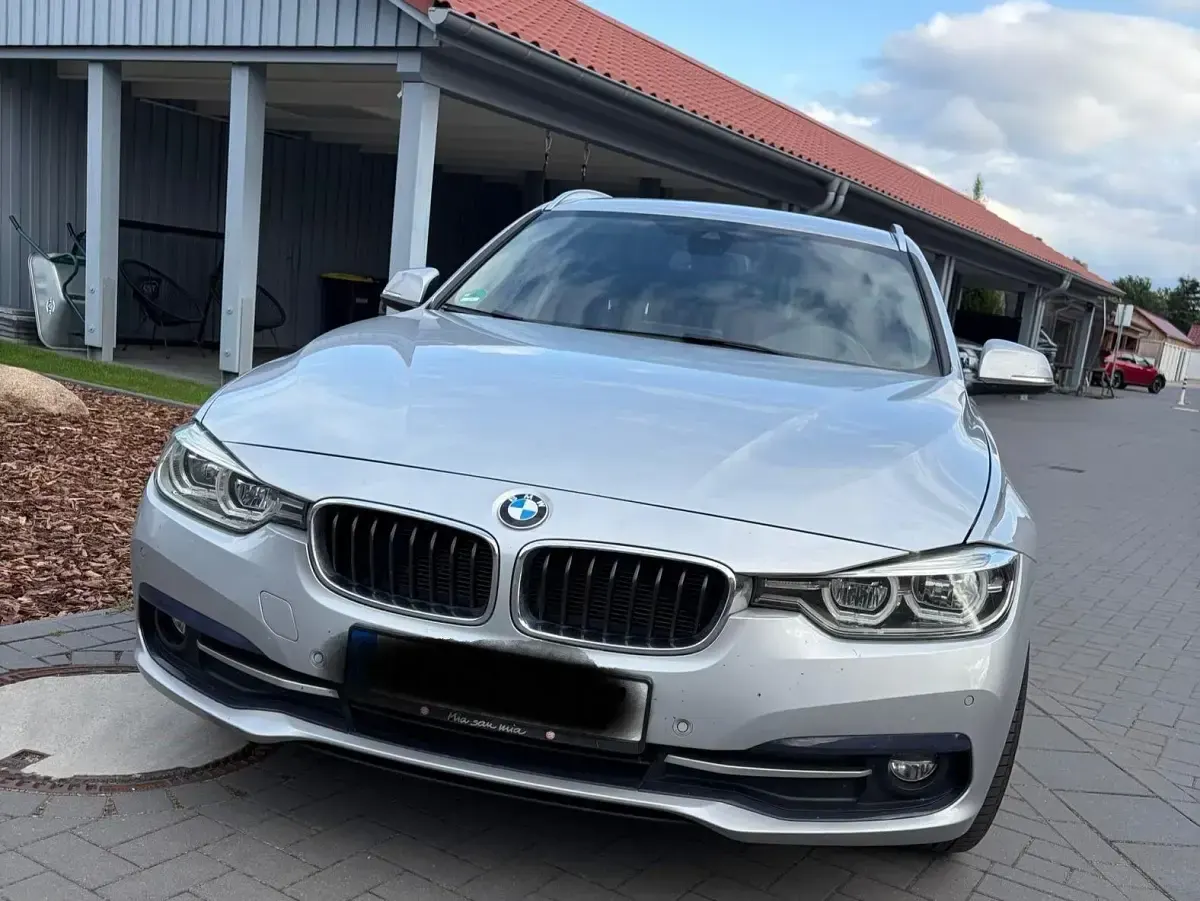 Gebraucht BMW 318 Sport Line 150 PS (110 kW) 2016 Silber Kombi