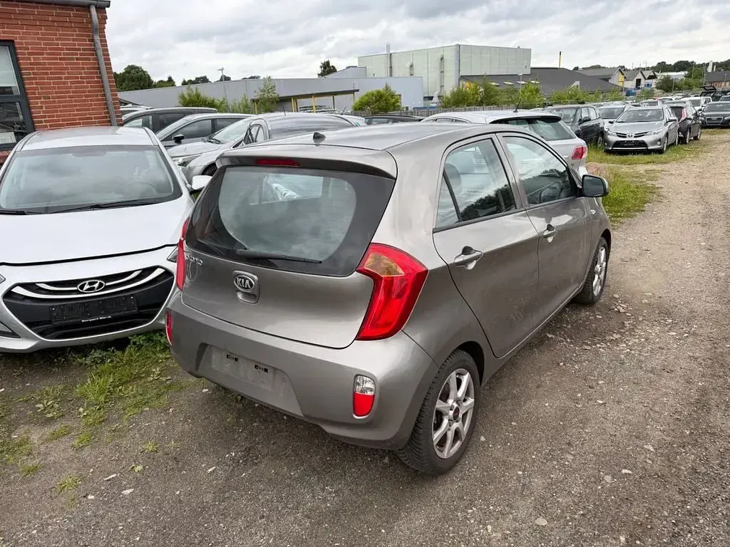 Gebraucht Kia Picanto Attract 69 PS (50 kW) 2014 Silber Kleinwagen