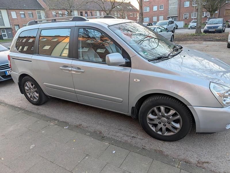 Gebraucht Kia Carnival Basis 185 PS (136 kW) 2007 Silber Van / Kleinbus