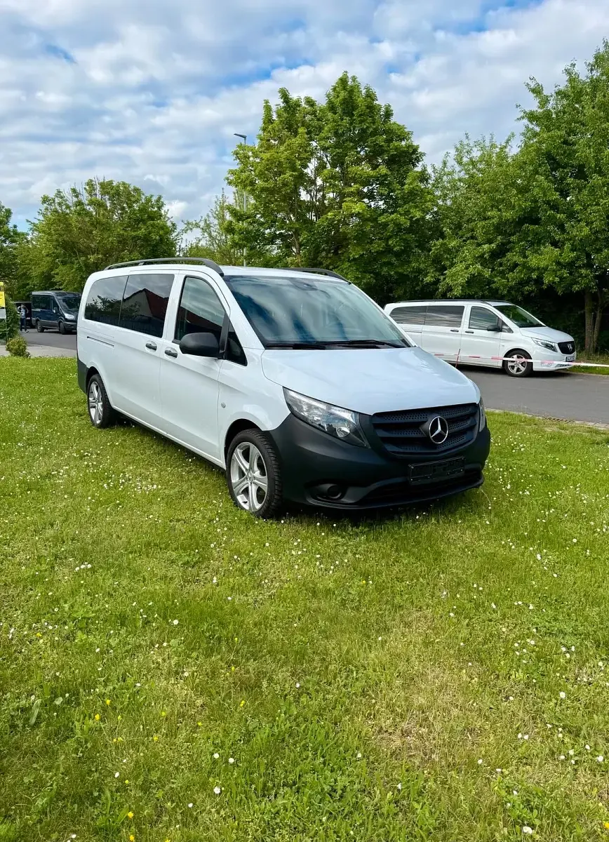 Gebraucht Mercedes Vito 163 PS (119 kW) 2023 Weiß Van