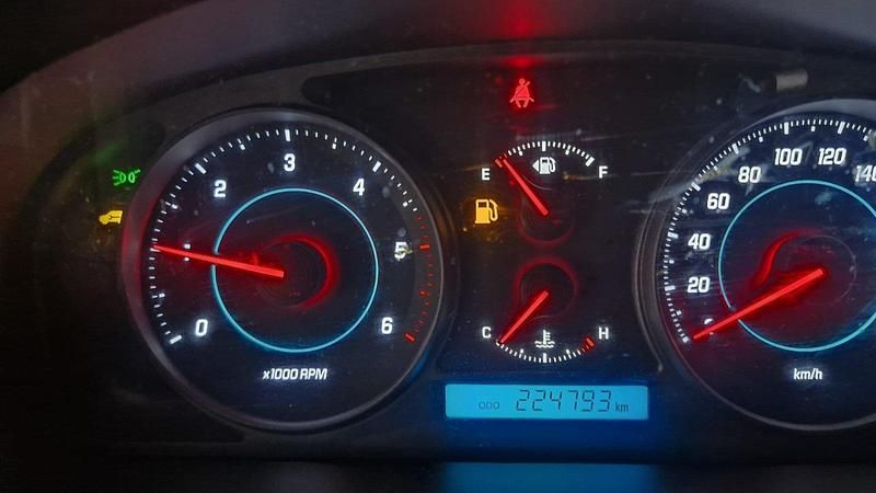 Gebraucht Chevrolet Captiva 163 PS (119 kW) 2012 Grau SUV