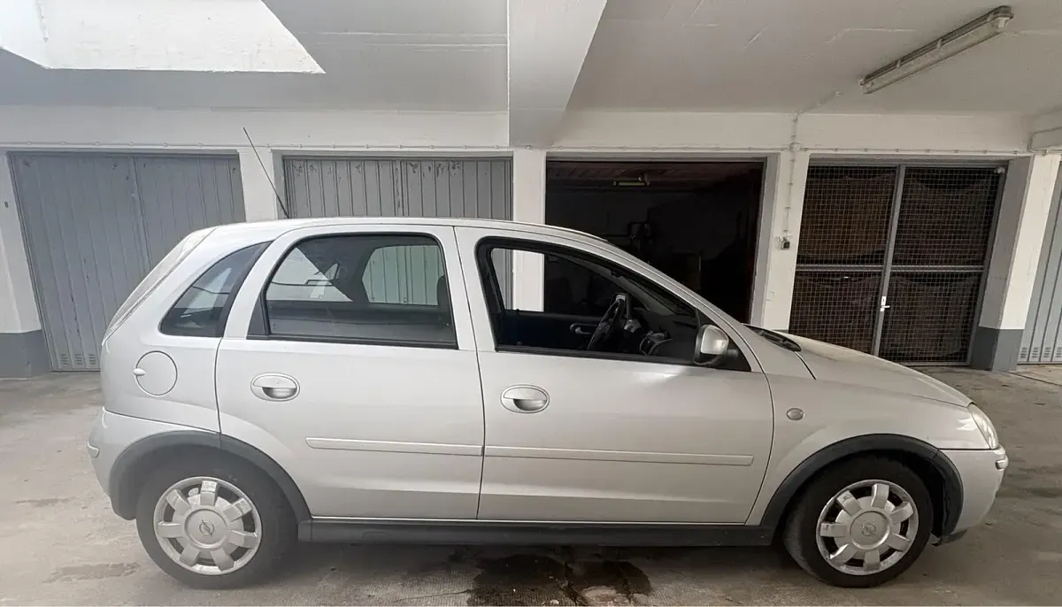 Gebraucht Opel Corsa 75 PS (55 kW) 2006 Silber Kleinwagen