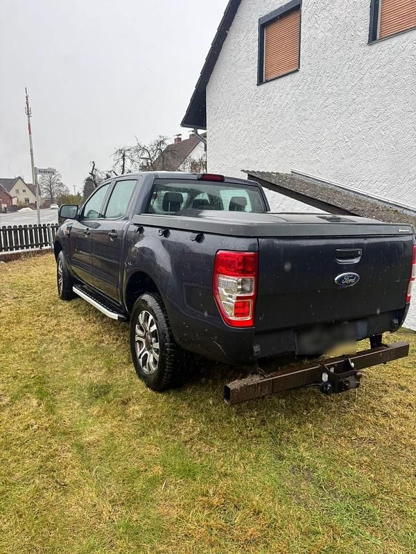 Gebraucht Ford Ranger 160 PS (117 kW) 2017 Grau Pickup