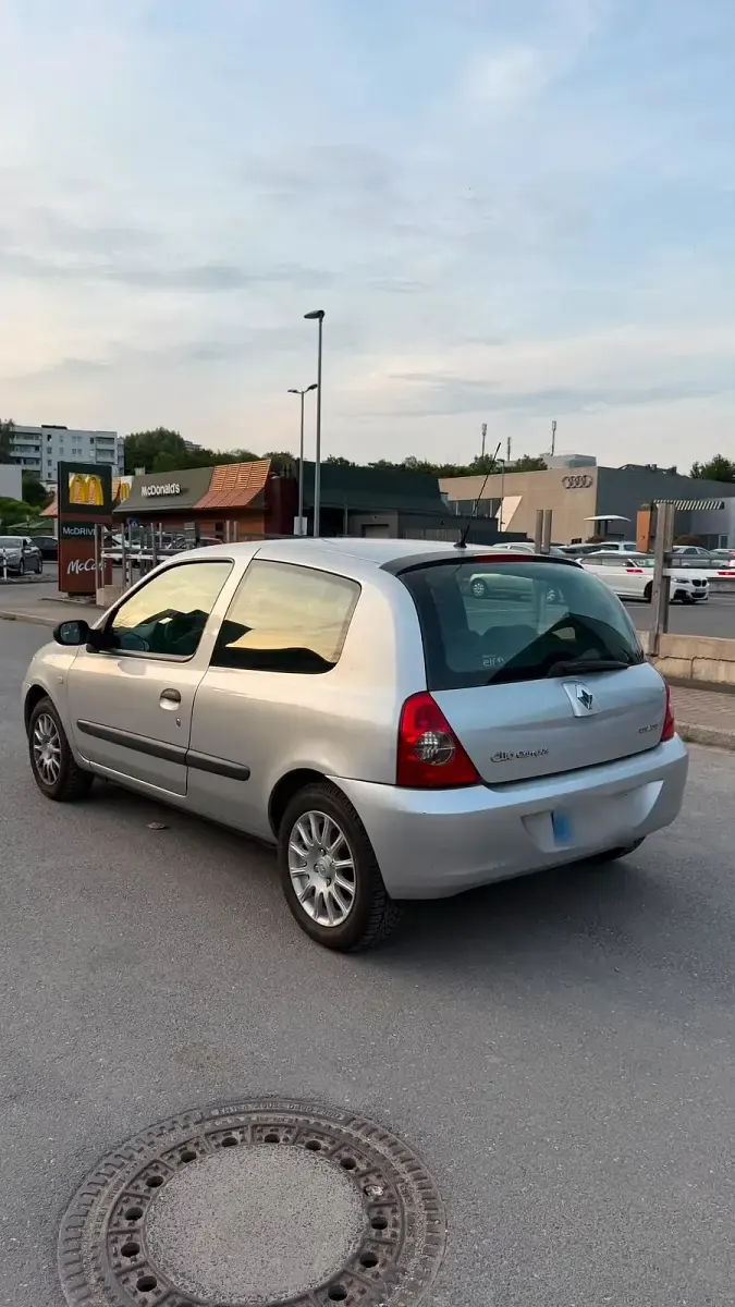 Gebraucht Renault Clio Campus 75 PS (55 kW) 2006 Silber Kleinwagen