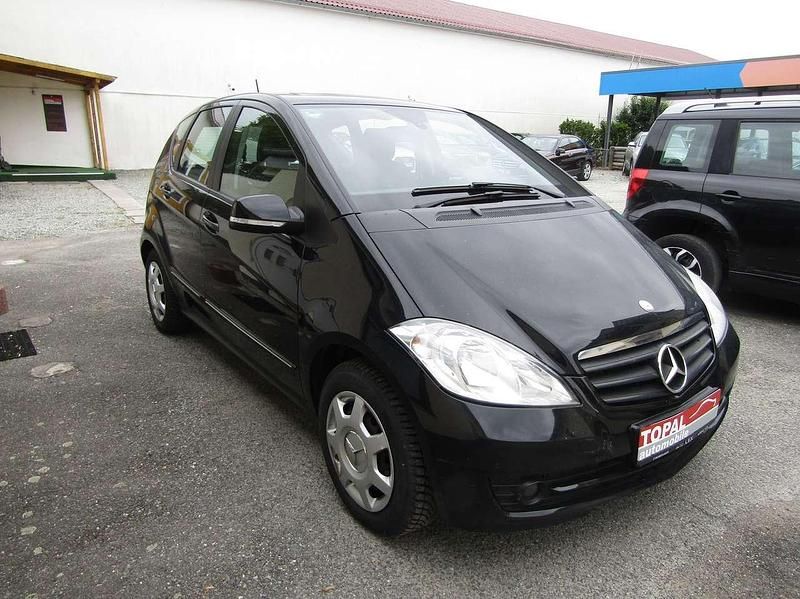 Kosmosschwarz metalliclack Gebraucht 2009 Mercedes A150 Kleinwagen | 4.980 € (Fairer Preis) - Bild 1/4