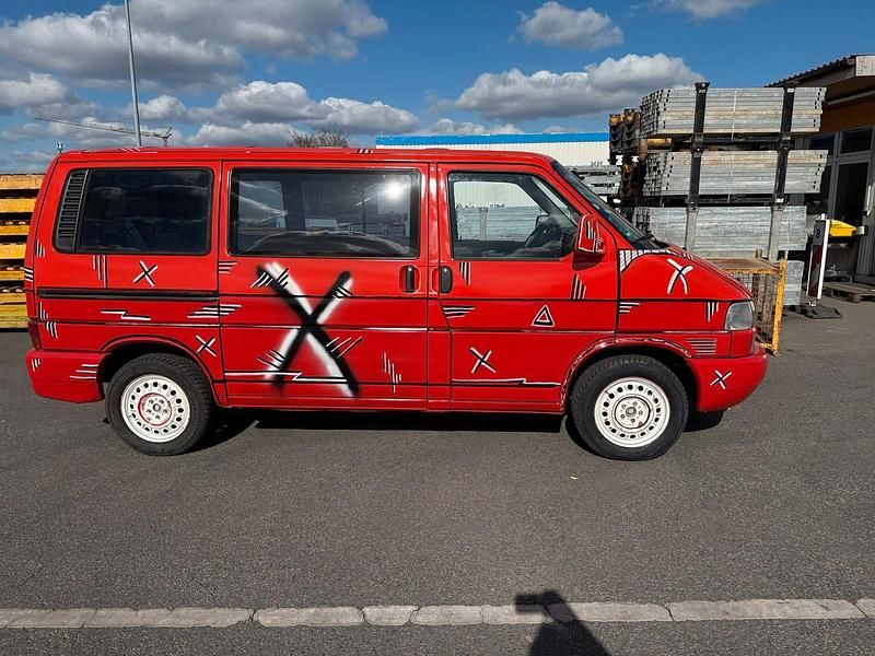 Second-hand VW T4 102 CP (75 kW) 2001 Andere farben Van