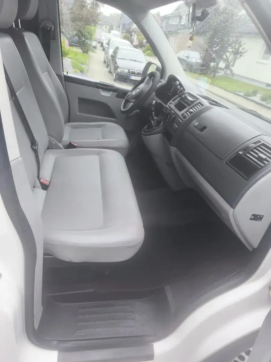 Second-hand VW Transporter 102 CP (75 kW) 2012 Alb Van