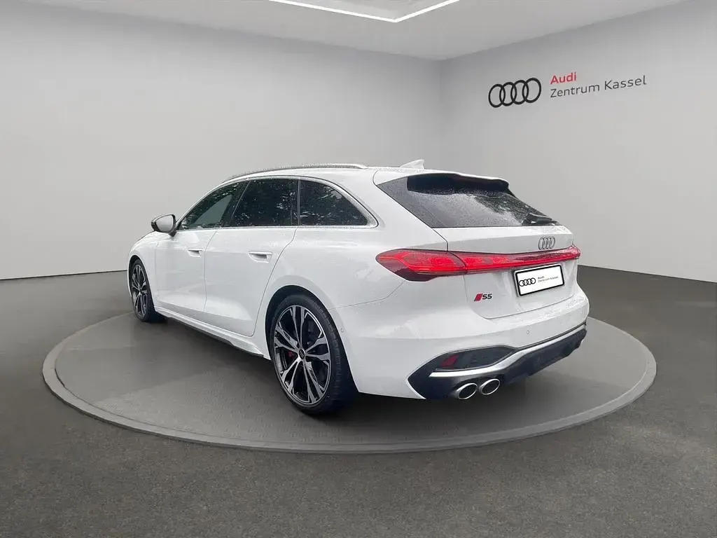 Gebraucht Audi S5 Ambiente 367 PS (269 kW) 2025 Gletscherweiß metallic Kombi