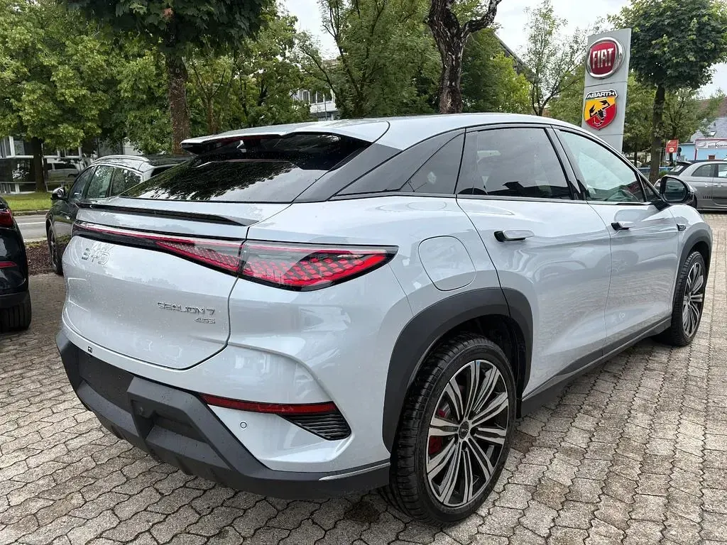Neu BYD Sealion 7 Design 389 kW (530 PS) 2026 Grau SUV