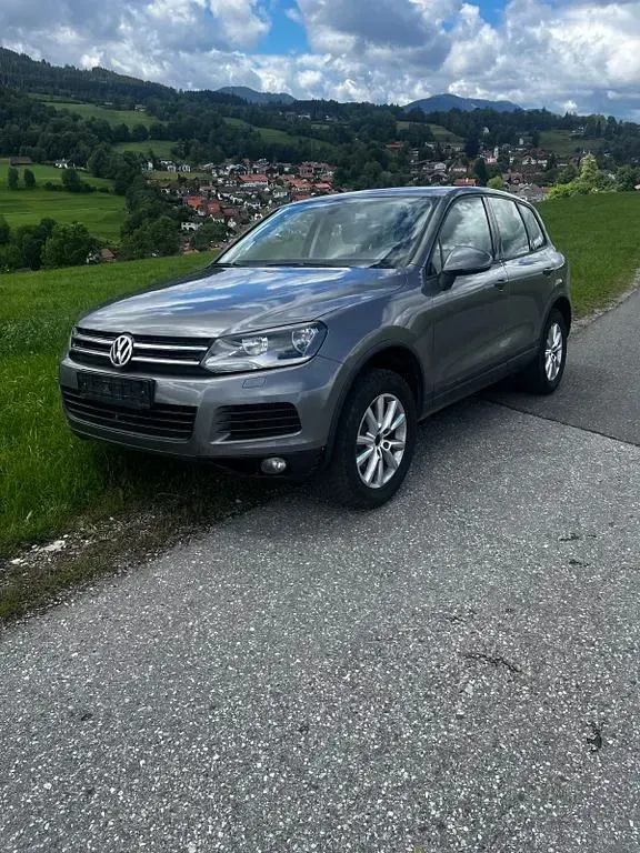 Gebraucht VW Touareg 239 PS (175 kW) 2010 Grau SUV