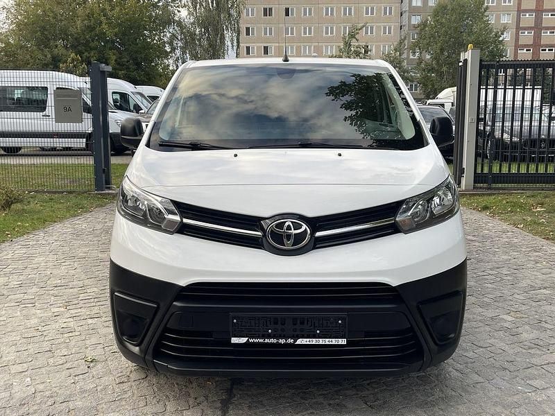 Gebraucht Toyota Proace 120 PS (88 kW) 2020 Weiss Van / Kleinbus