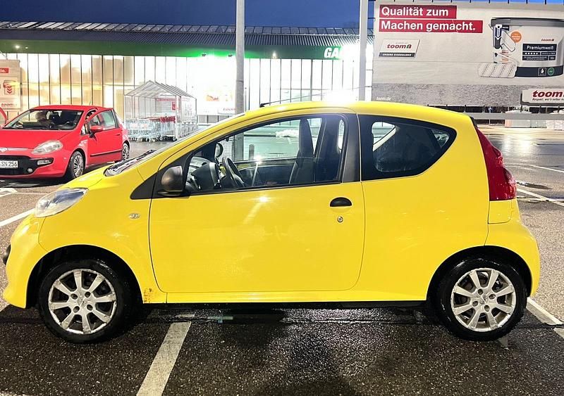 Gebraucht Peugeot 107 68 PS (50 kW) 2006 Gelb Kleinwagen