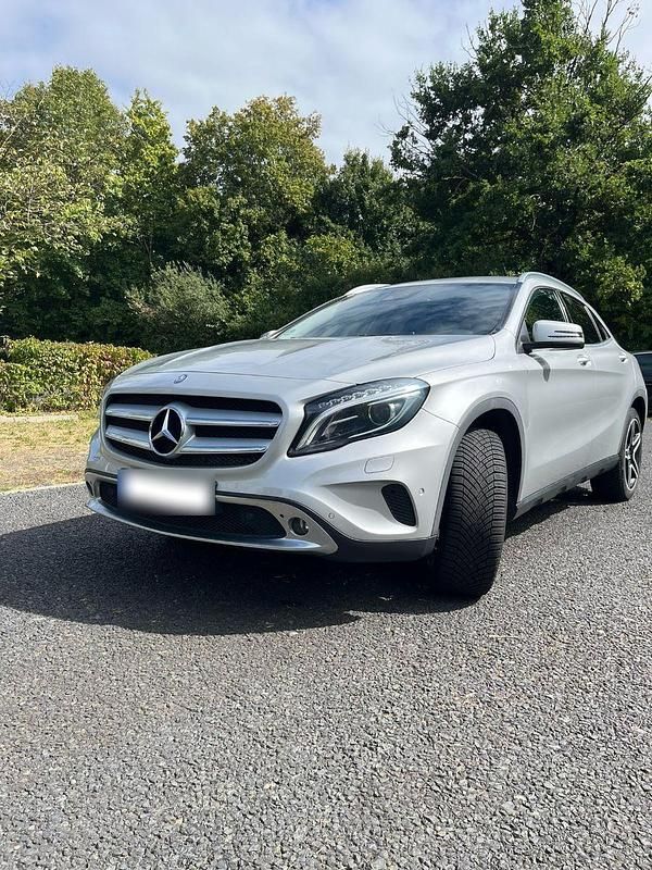 Gebraucht Mercedes GLA220 177 PS (130 kW) 2016 Grau SUV