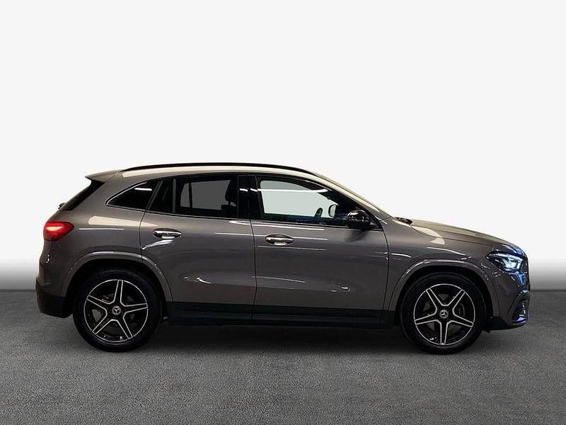Gebraucht Mercedes GLA200 AMG 163 PS (119 kW) 2024 Grau SUV