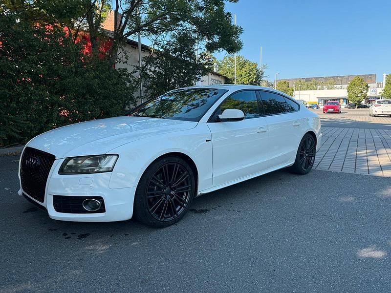 Weiß Gebraucht 2011 Audi A5 Sportback S-Line Limousine | 14.500 € (Etwas zu teuer) - Bild 1/4