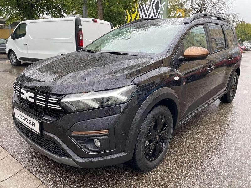 Neu Dacia Jogger Extreme 101 PS (74 kW) 2025 Perlmuttschwarz Van / Kleinbus