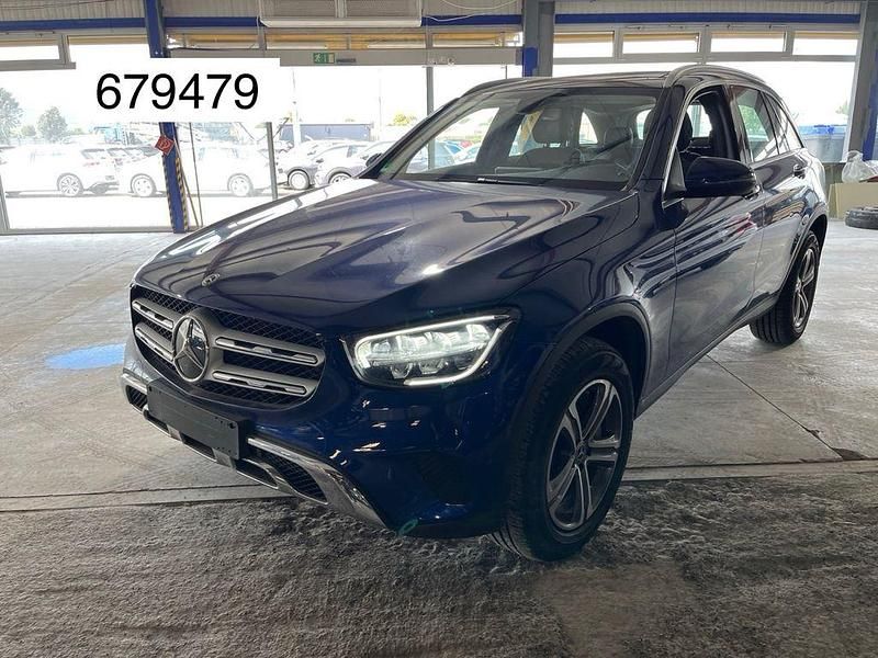 Brillantblau (metallic) Gebraucht 2020 Mercedes GLC300e SUV | 33.450 € (Superpreis) - Bild 1/4