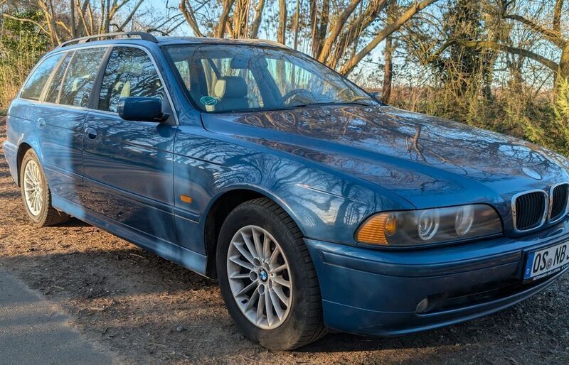 Blau Gebraucht 2001 BMW 530 Kombi | 2.900 € (Fairer Preis) - Bild 1/4