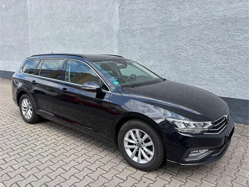 Schwarz Gebraucht 2021 VW Passat Business Kombi | 14.800 € (Guter Preis) - Bild 1/4