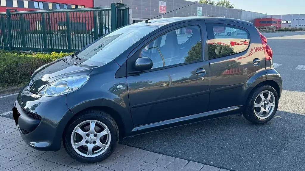 Gebraucht Peugeot 107 Filou 68 PS (50 kW) 2008 Grau Kleinwagen