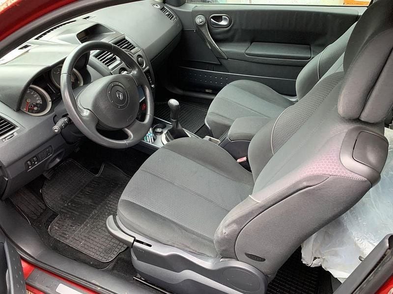 Gebraucht Renault Mégane II Dynamique 113 PS (83 kW) 2002 Rot Coupé