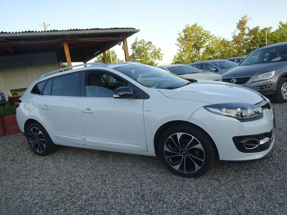 Gebraucht Renault Mégane GrandTour Bose Edition 132 PS (97 kW) 2015 Weiß Kombi