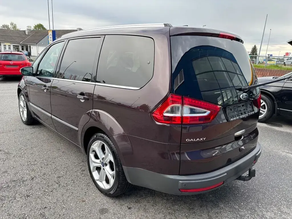Używany Ford Galaxy Titanium 200 KM (147 kW) 2011 Purpurowy Minivan