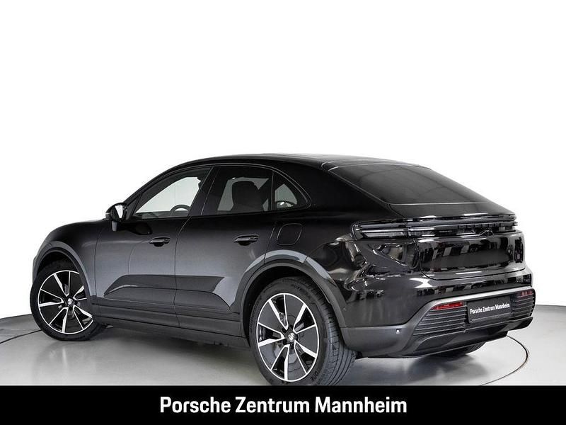 Neu Porsche Macan Chrono 300 kW (408 PS) 2025 Tiefschwarzmetallic SUV
