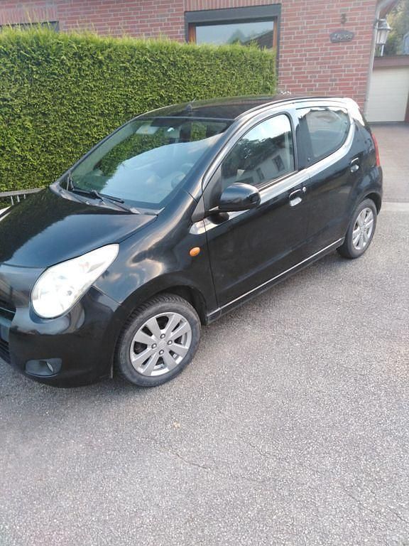Schwarz Gebraucht 2010 Suzuki Alto Basic Kleinwagen | 1.799 € - Bild 1/4
