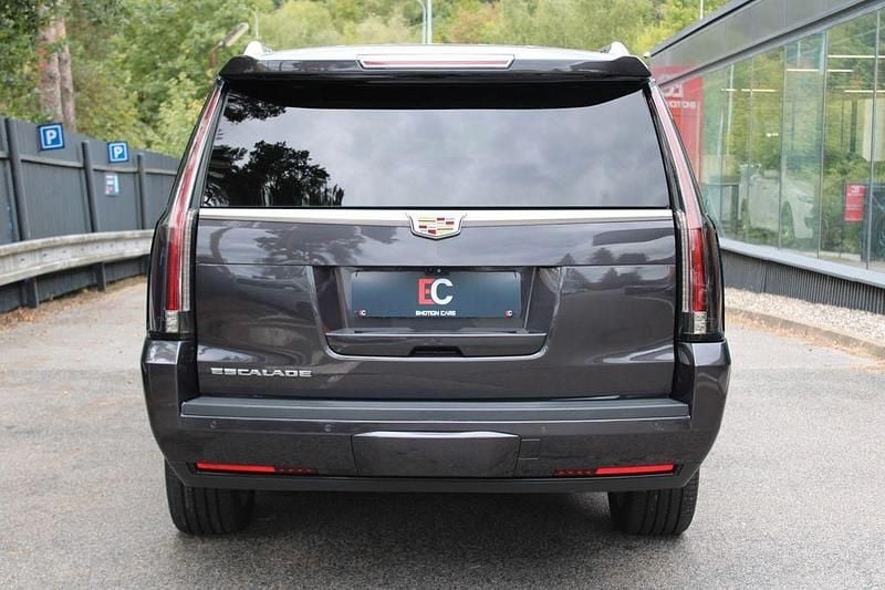 Gebraucht Cadillac Escalade 426 PS (313 kW) 2017 Grau SUV