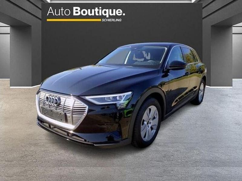 Schwarz (brillantschwarz) Gebraucht 2022 Audi e-tron Basis SUV | 33.690 € (Teuer) - Bild 1/4