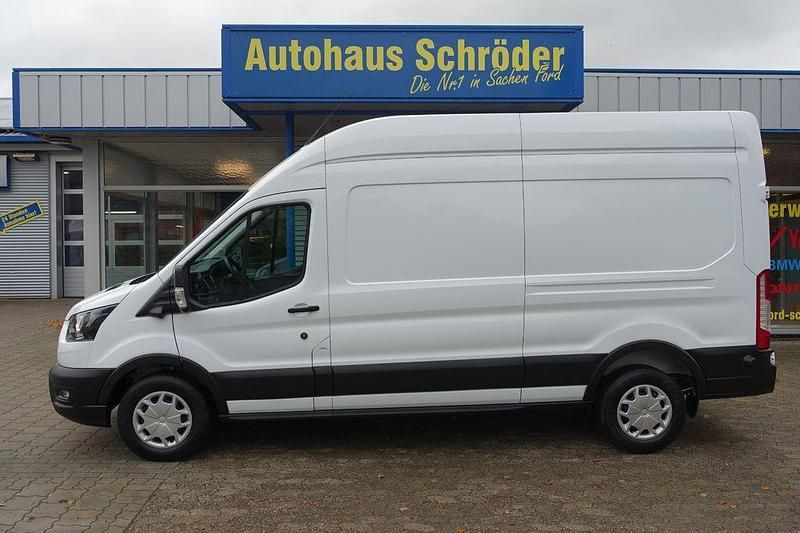 Weiß Gebraucht 2024 Ford Transit Trend Van / Kleinbus | 28.441 € (Guter Preis) - Bild 1/4