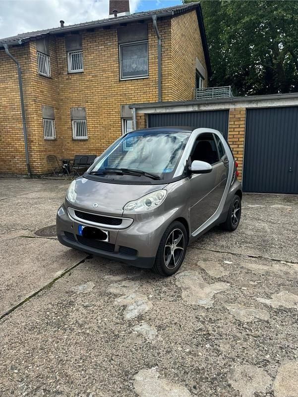 Grau Gebraucht 2009 Smart ForTwo Coupé Coupé | 4.199 € (Guter Preis) - Bild 1/4