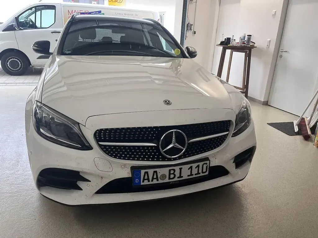 Gebraucht Mercedes C400 333 PS (244 kW) 2019 Weiß Limousine