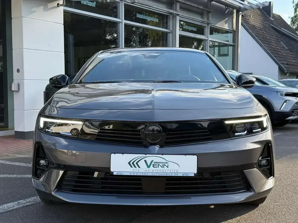 Gebraucht Opel Astra 131 PS (96 kW) 2025 Grau Kleinwagen