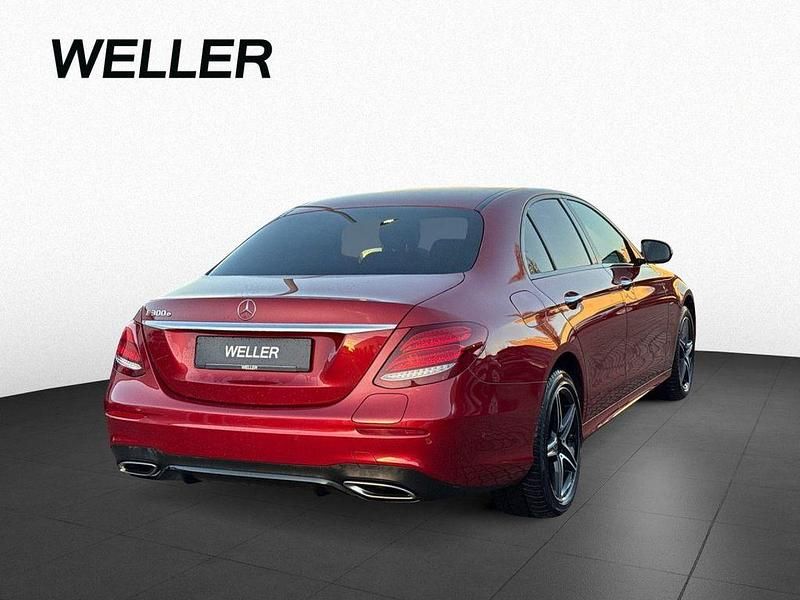Gebraucht Mercedes E300 Sport 211 PS (155 kW) 2019 Rot (rot) Limousine