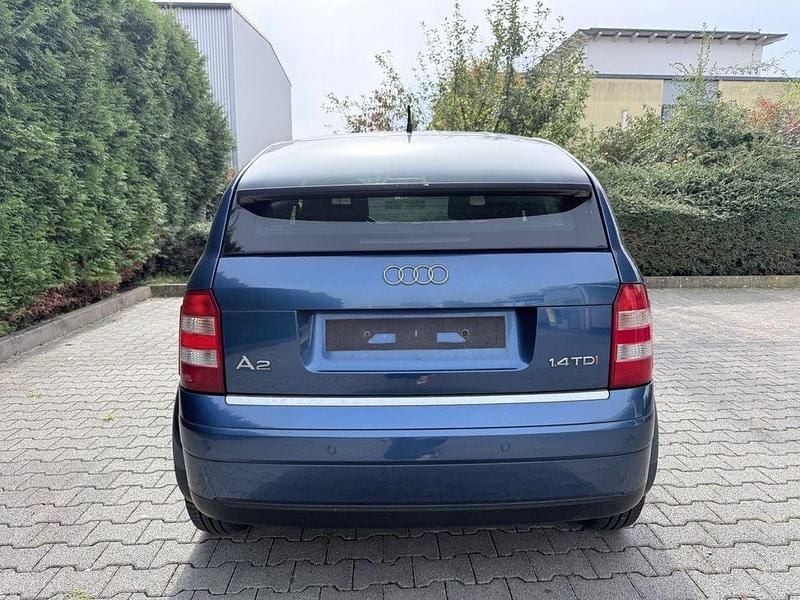 Usado Audi A2 90 HP (66 kW) 2004 Azul Citadino