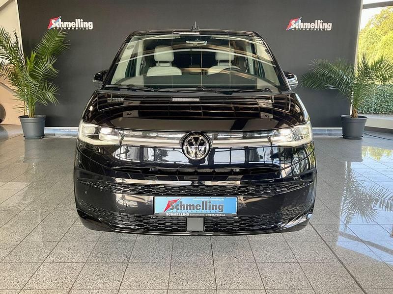 Gebraucht VW T7 Style 150 PS (110 kW) 2024 Deep black perleffekt Van