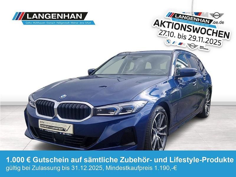 Blau Gebraucht 2024 BMW 330e Sport Line Kombi | 39.843 € (Fairer Preis) - Bild 1/4