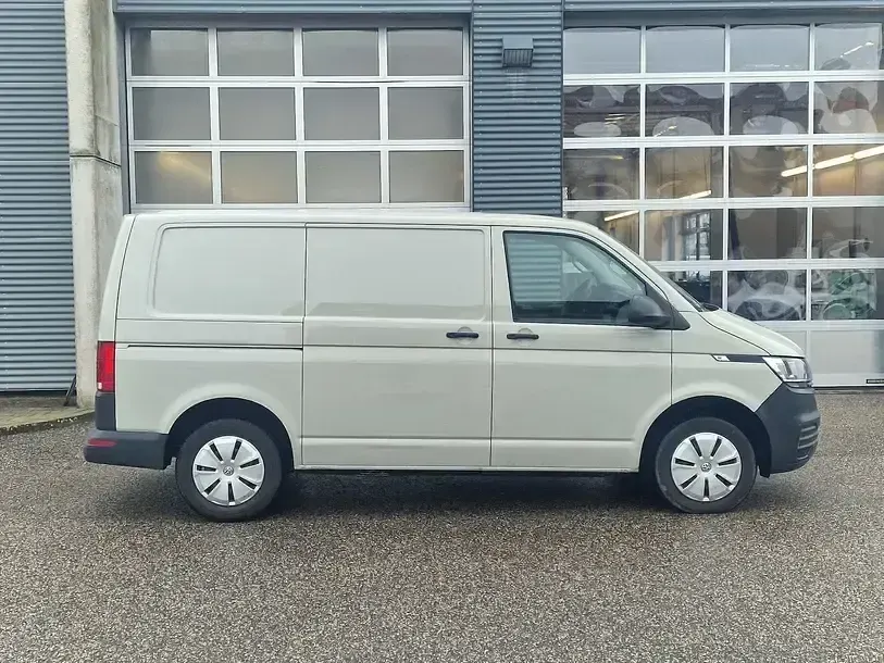 Gebraucht VW T6.1 2022 Beige Van