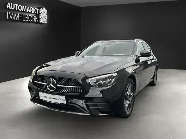 Gebraucht Mercedes E300 AMG 306 PS (225 kW) 2022 Schwarz Limousine