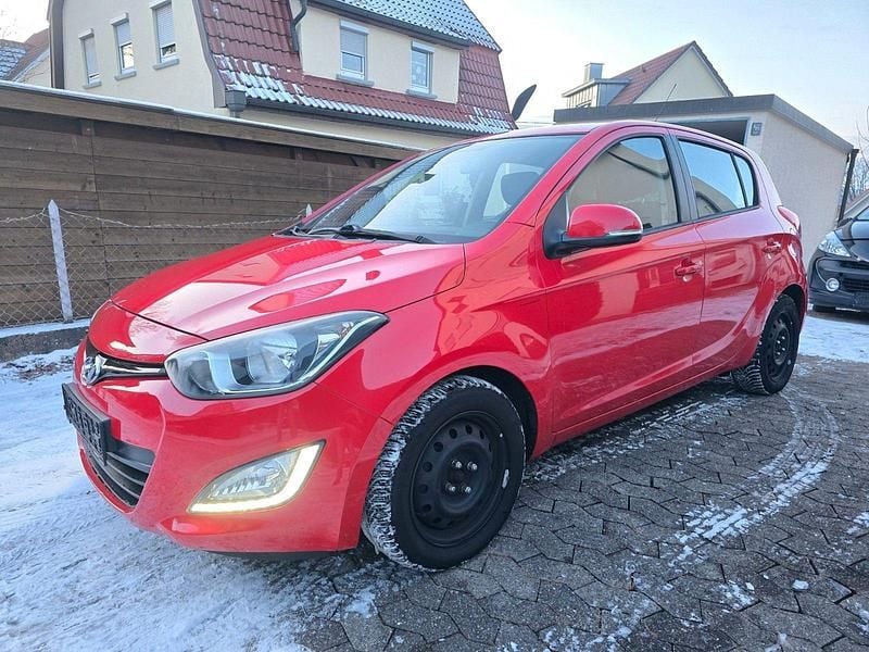 Rot Gebraucht 2013 Hyundai i20 Kleinwagen | 5.700 € (Fairer Preis) - Bild 1/4