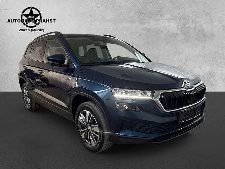 Blue metallic Gebraucht 2022 Skoda Karoq Tour SUV | 25.800 € (Fairer Preis) - Bild 1/4